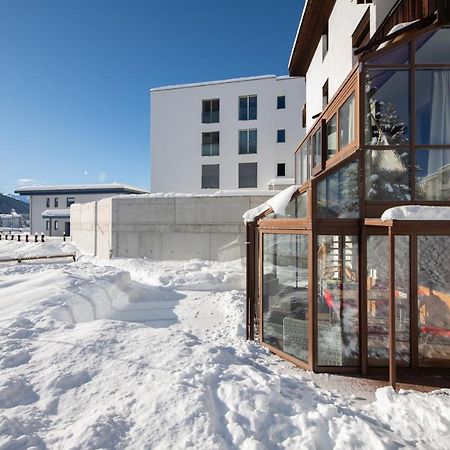 Agrimonia - 5,5-Zi Duplex Wohnung Bis 9 Personen Mit Eigenem Garten Davos Exteriör bild