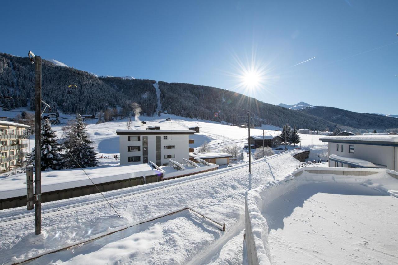Agrimonia - 5,5-Zi Duplex Wohnung Bis 9 Personen Mit Eigenem Garten Davos Exteriör bild