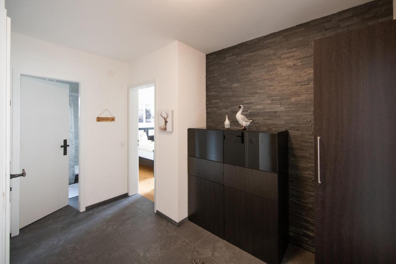 Agrimonia - 5,5-Zi Duplex Wohnung Bis 9 Personen Mit Eigenem Garten Davos Exteriör bild