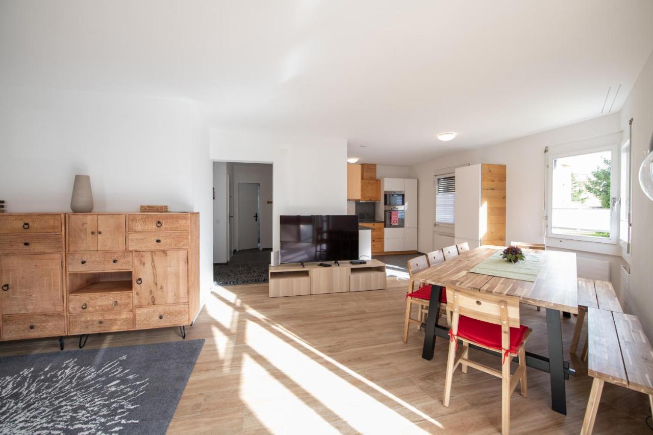 Agrimonia - 5,5-Zi Duplex Wohnung Bis 9 Personen Mit Eigenem Garten Davos Exteriör bild