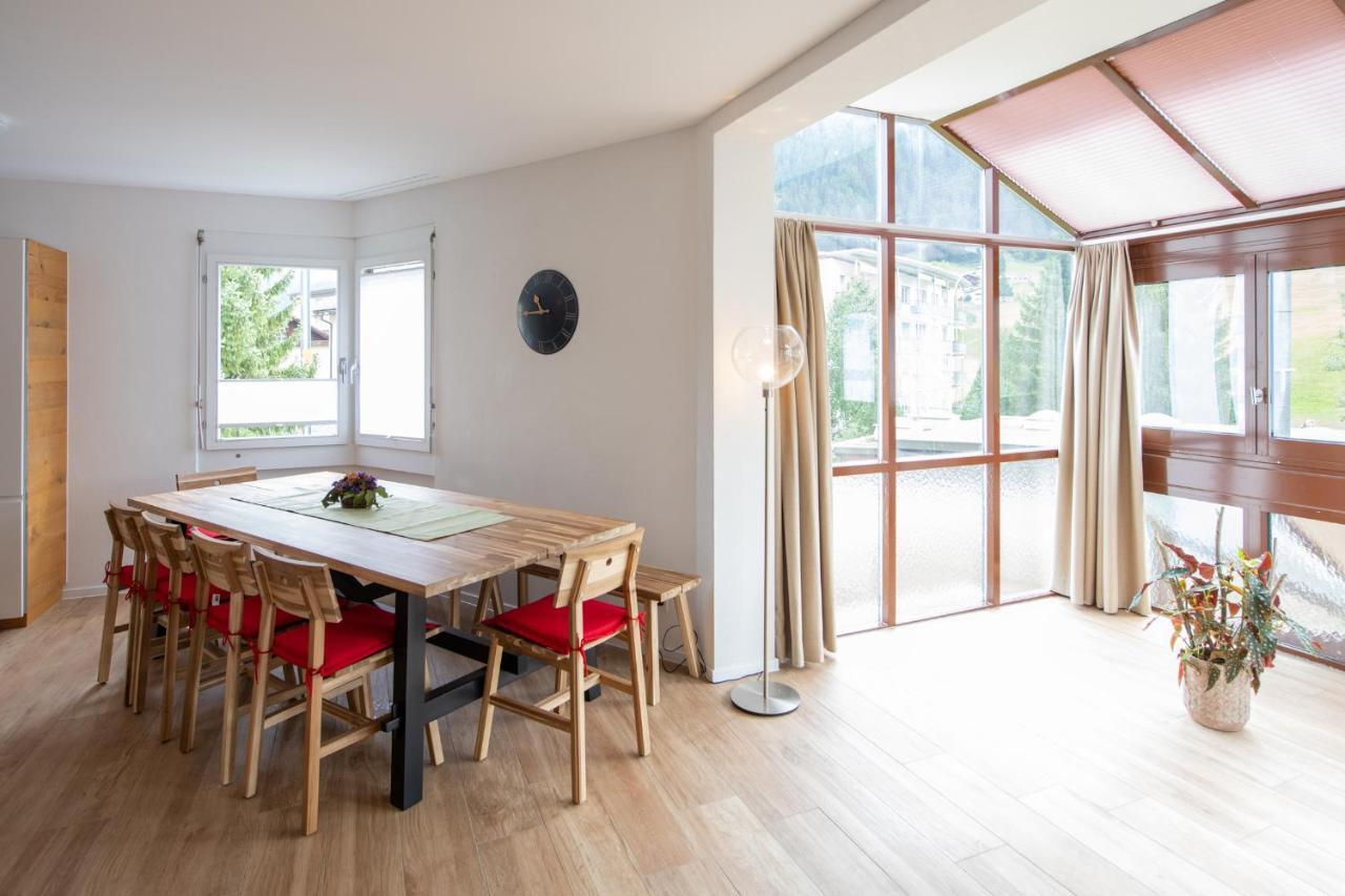 Agrimonia - 5,5-Zi Duplex Wohnung Bis 9 Personen Mit Eigenem Garten Davos Exteriör bild