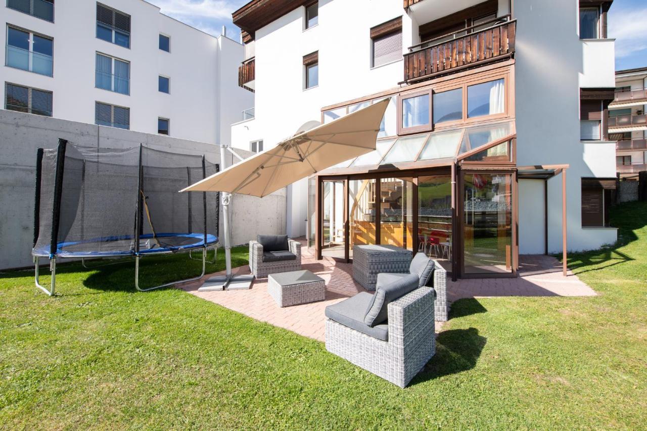 Agrimonia - 5,5-Zi Duplex Wohnung Bis 9 Personen Mit Eigenem Garten Davos Exteriör bild